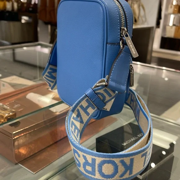 MICHAEL KORS Jet Set Medium Leather Crossbody Bag Flight
Sth Pacific
NWT - Picture 5 of 16